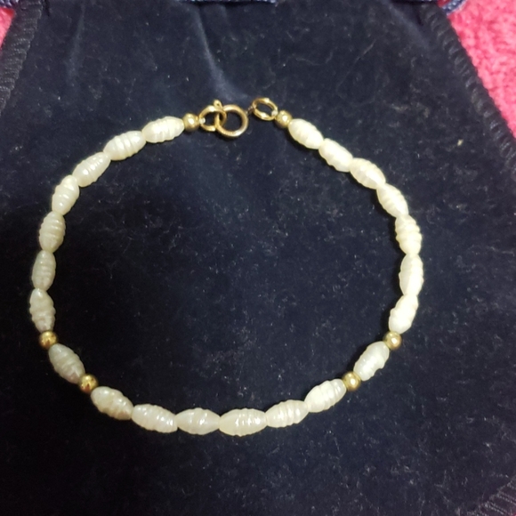 SALE $10. Vintage Freshwater Pearl Bracelet - Picture 1 of 4